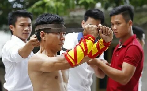 Hotspot Matrix và Phượng Chanel đưa con vào Nam, soi 1 hành động từ hơn 10 năm trước, ai